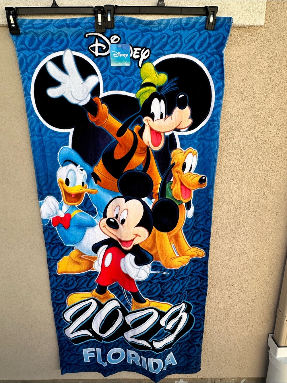 Disney Blue Beach Towel with Mickey, Goofy, Donald & Pluto NWT